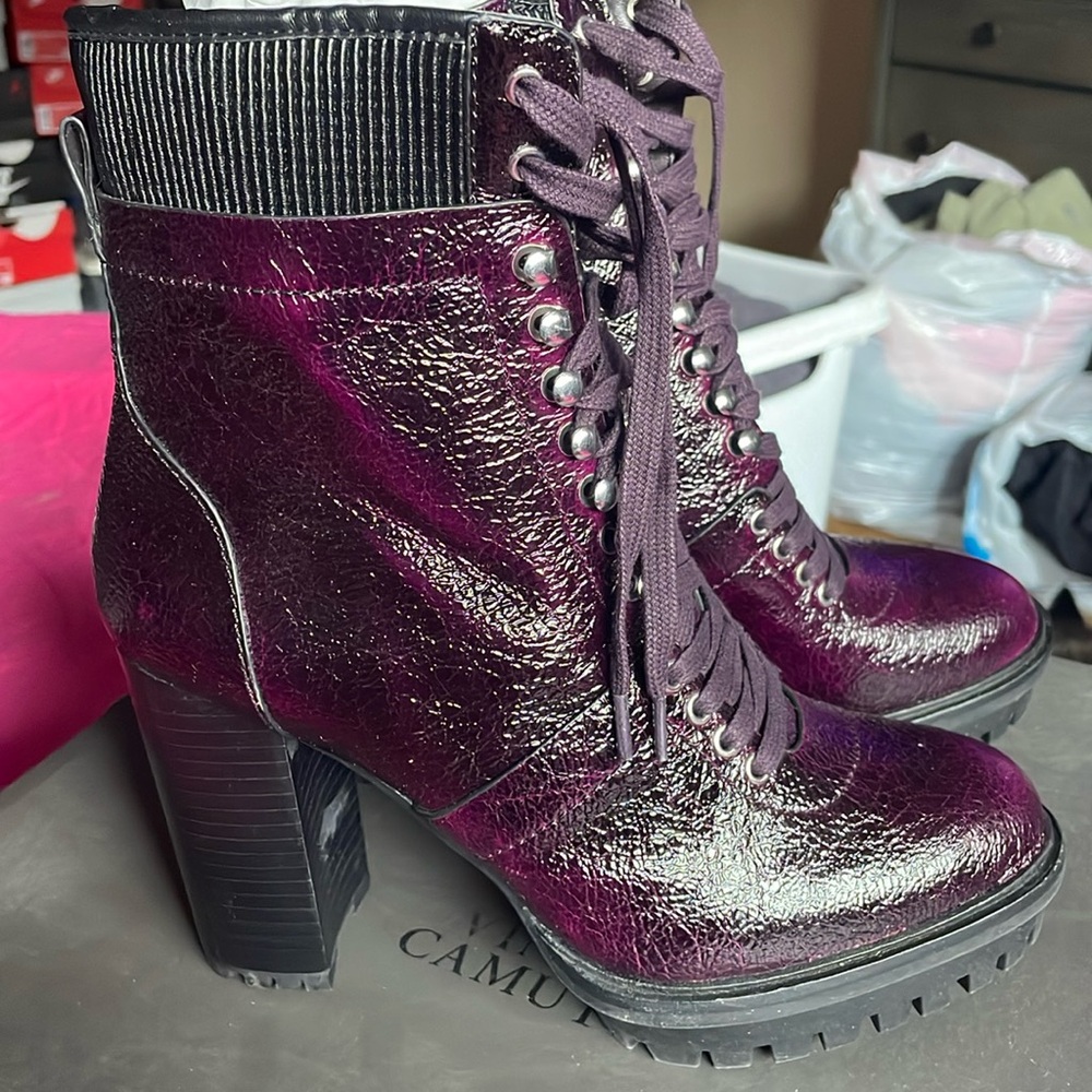 BN Vince Camuto Ermania boots size 8